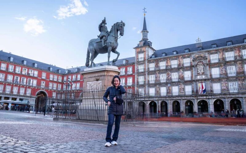 Professional Photographic Tour of Madrid - Practical Details