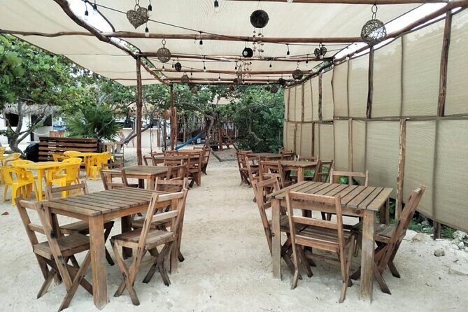 Progress Cocoloba V.I.P open bar and food included Beach club - FAQ