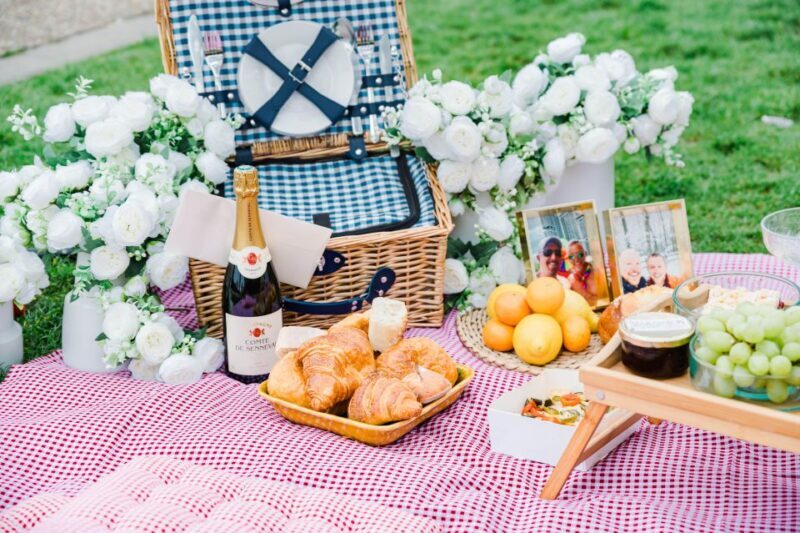 Proposal Picnic Paris / lgbtqia+ / Paris Proposal Planner - An In-Depth Look at the Paris Proposal Picnic Experience