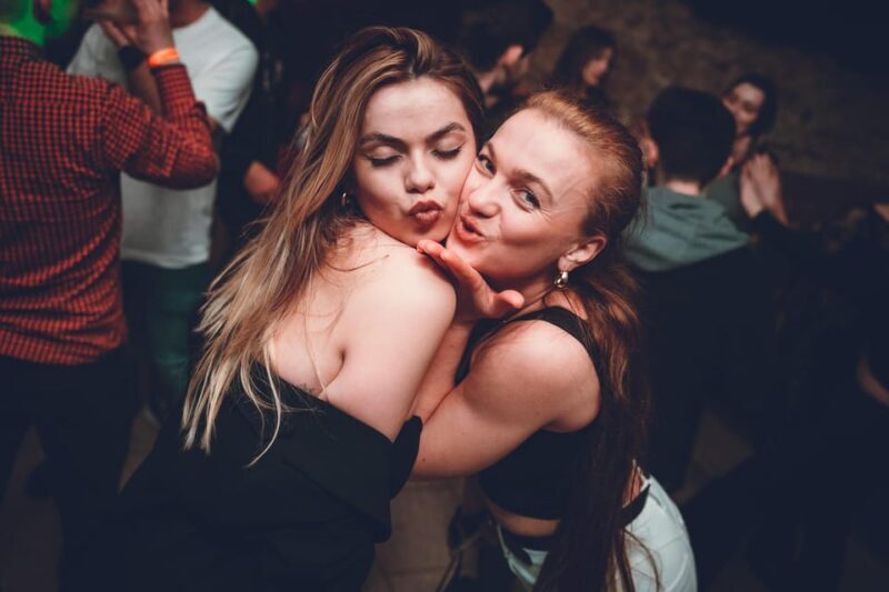 Pub Crawl - 1-hour Open Bar then Vip to 5 Clubs - Krakow - Final Thoughts: Why Choose This Pub Crawl?