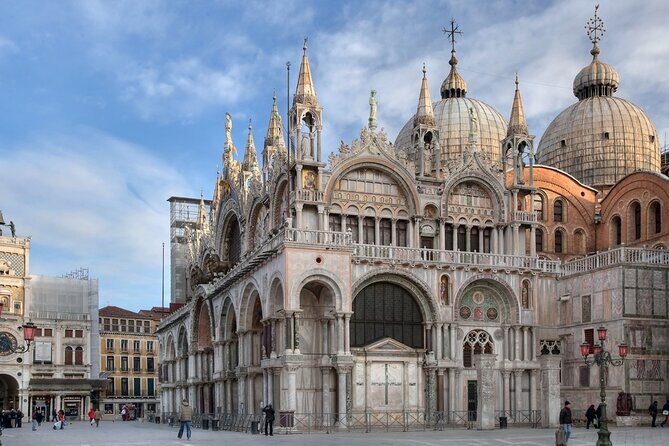 Public tour: Doge's Palace with St. Mark's Basilica & Gondolas - Practical Details to Keep in Mind