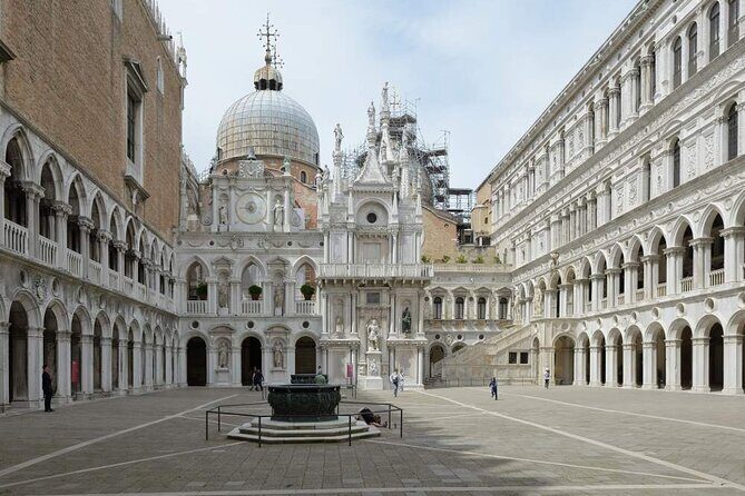 Public tour: Doge's Palace with St. Mark's Basilica & Gondolas - Who Should Consider This Tour?