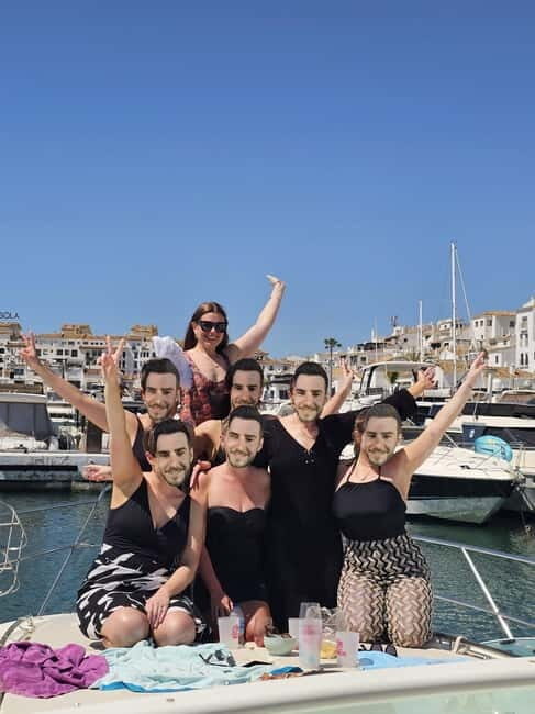 Puerto Banús: Bachelorette party on a yacht - Key Points