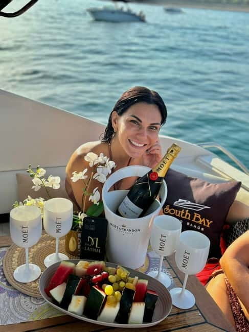 Puerto Banús: Bachelorette party on a yacht - A Detailed Look at the Experience