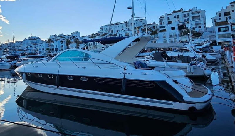 Puerto Banús: Bachelorette party on a yacht - The Sum Up