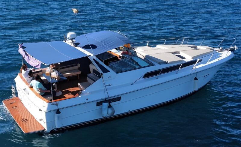 PUERTO BANUS: YACHT RENTAL FOR GROUP 2H - Key Points
