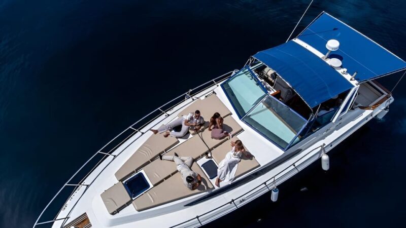 PUERTO BANUS: YACHTS RENTAL FOR GROUP 1H - Why This Yacht Experience Stands Out