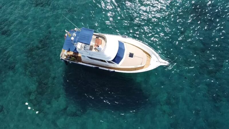 Puerto Colon : Shared/private boat trip with snack & Drinks - Key Points