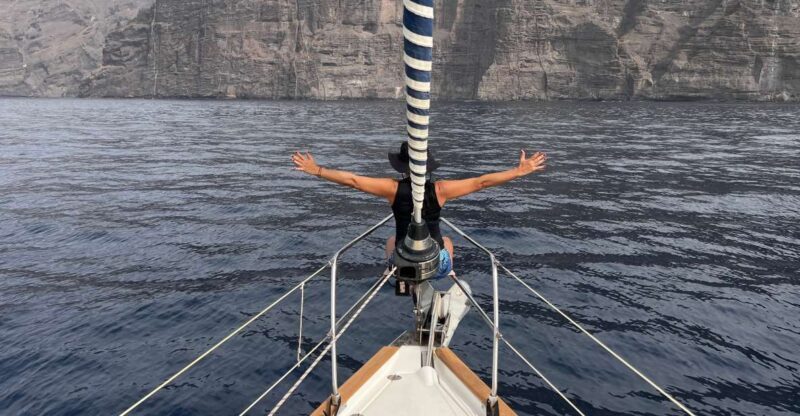 Puerto Colon : Whale & Dolphins Sailing Excursion - The Experience: What You Can Expect