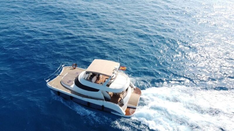 Puerto del Carmen: Catamaran Trip with Water Sports - Key Points