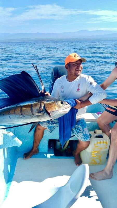 Puerto Escondido: Fishing Boat Trip with Buffet Lunch - An In-Depth Look at the Experience