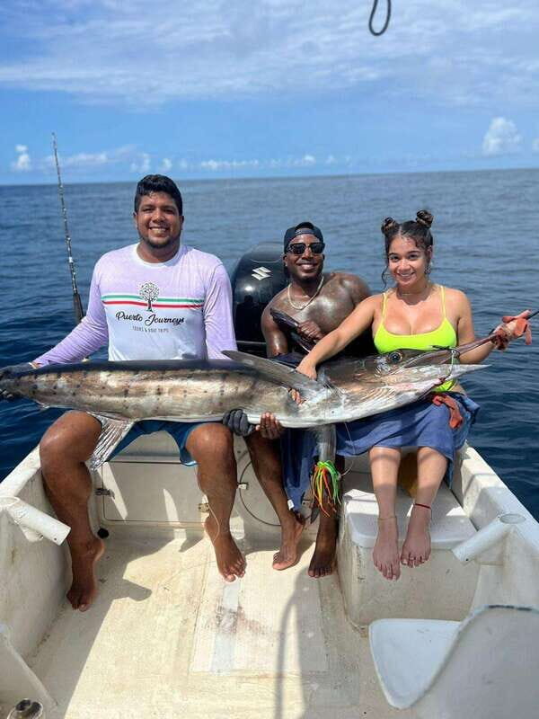 Puerto Escondido: Fishing Boat Trip with Buffet Lunch - Authenticity and Value