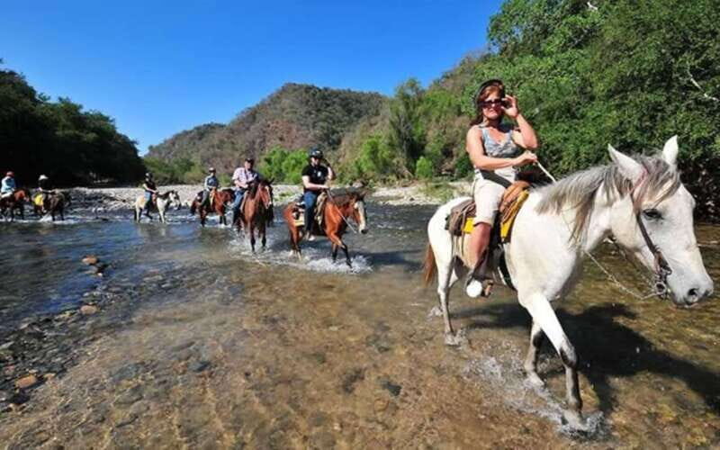 Puerto Escondido: Sunset Horse Back Riding Tour - Key Points