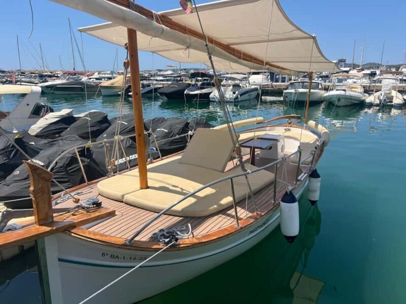 Puerto Portals: 100% electric Mallorcan boat tour with professional skipper - An Authentic and Eco-Friendly Coastal Adventure