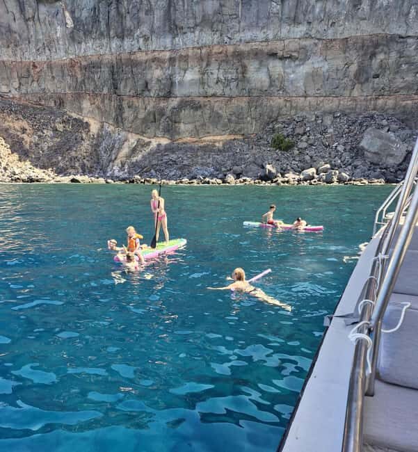 Puerto Rico, Gran Canaria: boat trip, drinks, food, paddle surfing, snorkeling. - FAQs