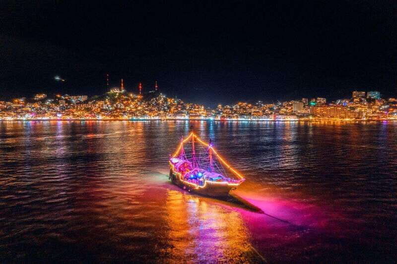 Puerto Vallarta: Dinner Show on a Pirate Cruise - The Experience: Activities and Atmosphere