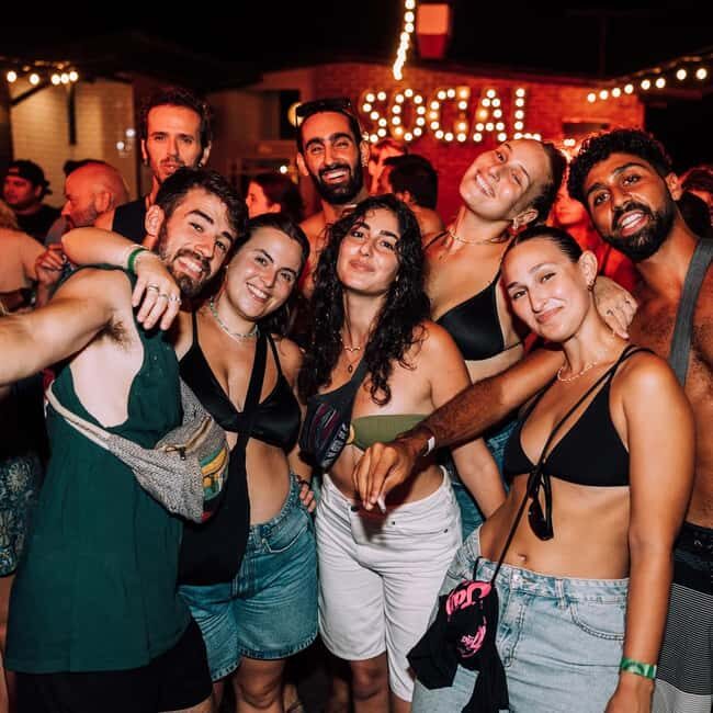 Puerto Vallarta: Guided Pub Crawl With Welcome Drinks - Trendy Beach and Rooftop Bars