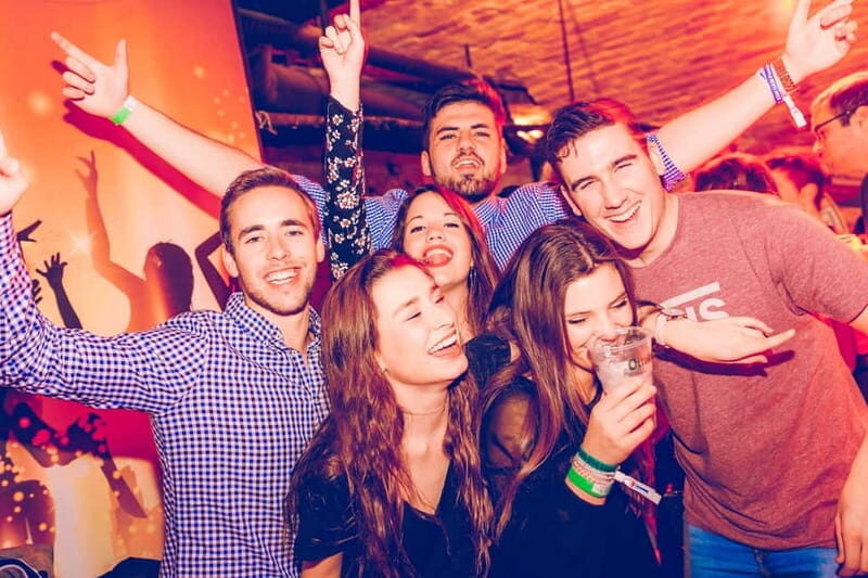 Pula: Guided Pub Crawl Experience - A Detailed Look at the Pula Guided Pub Crawl