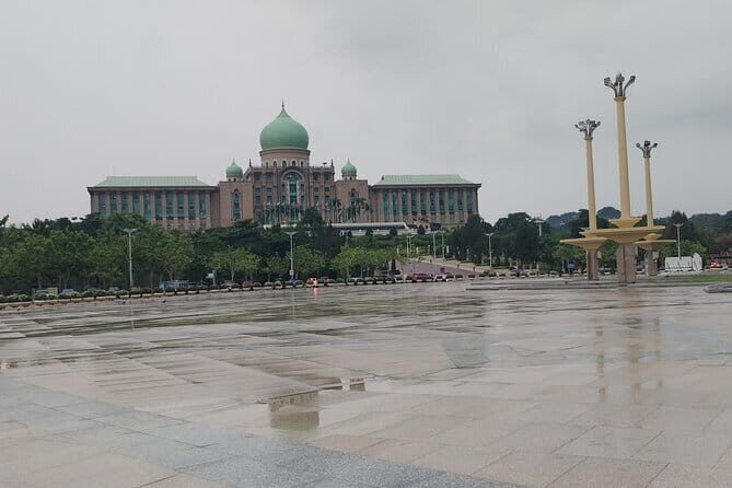 Putrajaya Batu Caves and Kuala Lumpur sightseeing Tour - Key Points