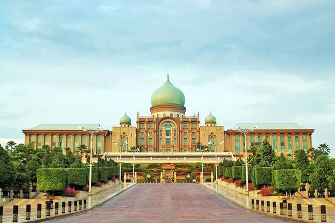 Putrajaya City Tour with Batu Caves and Agriculture Heritage Park - FAQ