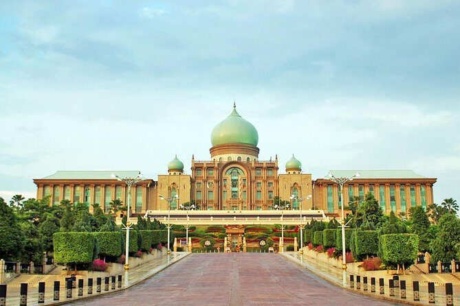 Putrajaya City Tour with Batu Caves and Traditional Boat Ride - FAQs