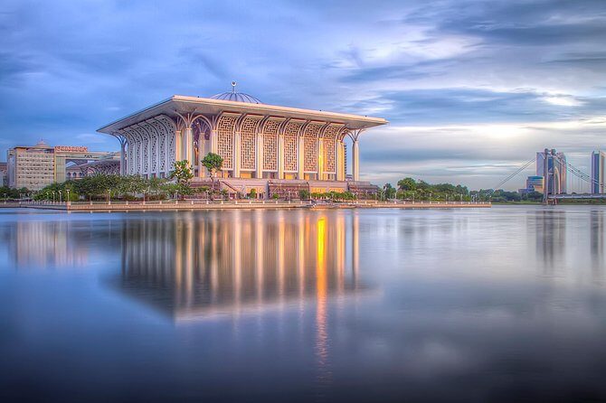 Putrajaya City Tour with Batu Caves & Sight Seeing Cruise - Lake Putrajaya & the Sightseeing Cruise