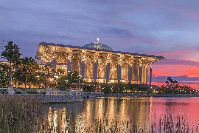 Putrajaya Half-Day 8 Attractions City Tour - Key Points