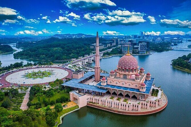 Putrajaya Tour From Kuala Lumpur Includes Batu Caves - What Makes This Tour Stand Out?