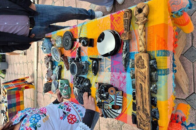 Pyramids and Basilica of Guadalupe Tour with Round Transport - Visiting the Basilica of Our Lady of Guadalupe