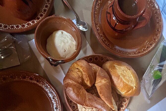 Pyramids of Teotihuacan and restaurant la Gruta (Original) - FAQs