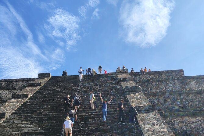 Pyramids of Teotihuacan and the Authentic Restaurant La Gruta - FAQ