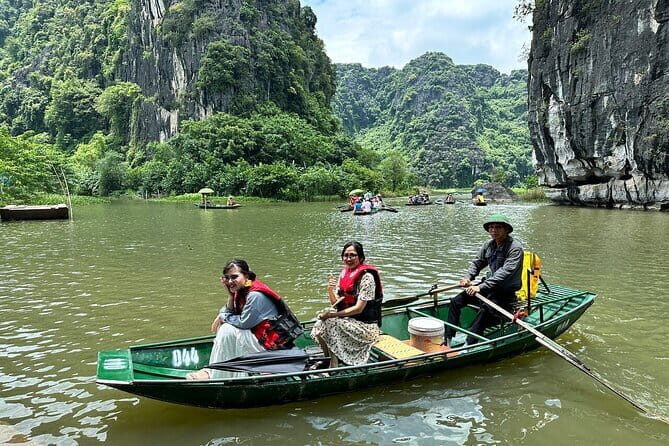 Quang Phu Cau Incense Village and Tam Coc Group Tour - Key Points