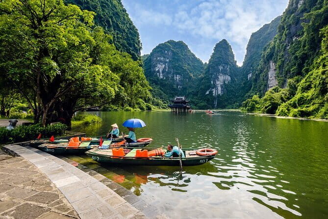 Quang Phu Cau Incense Village and Tam Coc Group Tour - Returning to Hanoi