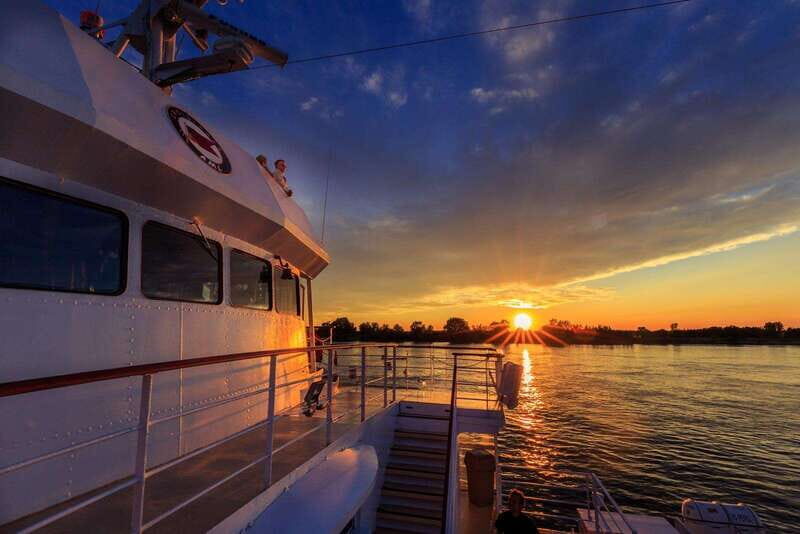 Québec City: 2-Hour Cocktail & DJ Evening Cruise - An In-Depth Look at the Québec City Cocktail & DJ Cruise