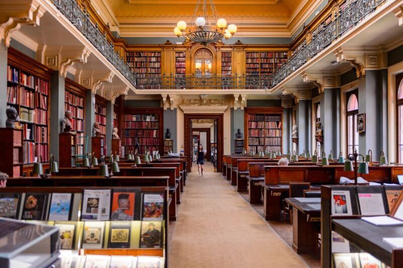 Queen Elizabeth II and Royal Secrets Private Tour - FAQ