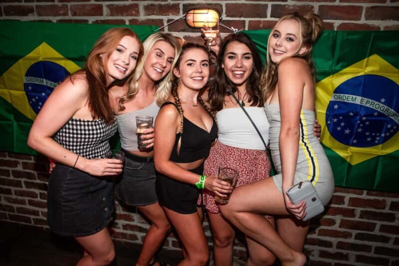 Queenstown: Bar Crawl with 5 Free Shots and Pizza - Detailed Breakdown of the Bars and Experience