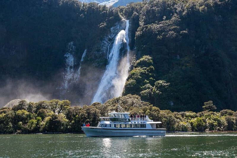 Queenstown: Milford Sound Cruise with Helicopter Transfer - Key Points