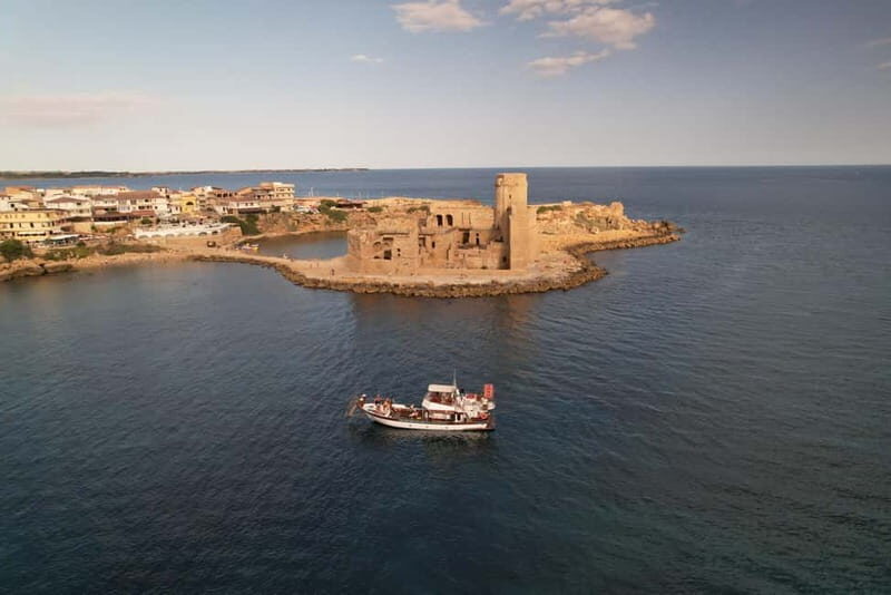 RaccontiAmo Daily cruises Le Castella Isola Capo Rizzuto - The Experience in Detail