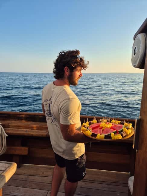 Rafael Verdera 1841:sail with history, tapas & wine in Palma - Exploring the Experience in Detail