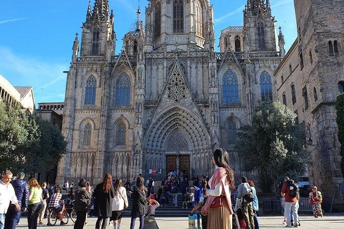 Ramblas, Old Town, Gothic and Gaudi Architecture Walking Tour - Who Should Book This Tour?