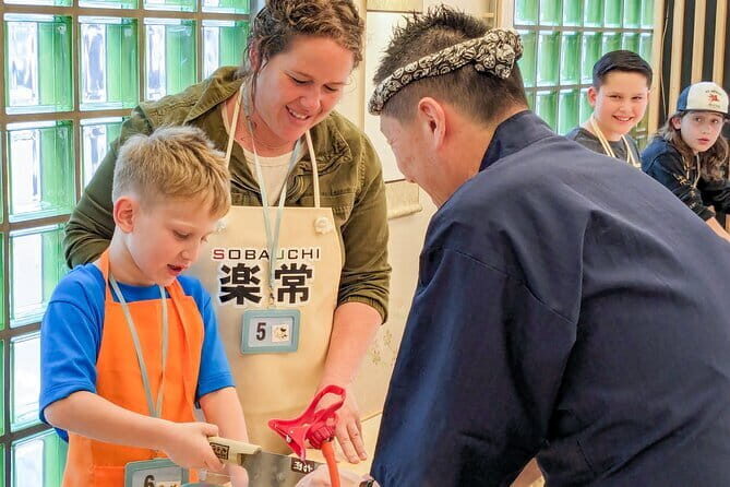 RAMEN Noodle Making Experience! Made from flour in 30min! - The Experience in Detail
