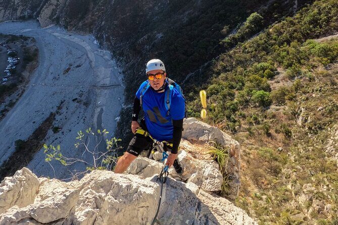 Rappels in Pico Licos with certified guides - Who Will Get the Most Out of This Tour?