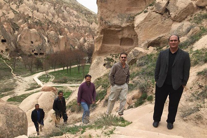 Red Tour with open air Museum - Local Artisans: Rug and Pottery Workshops