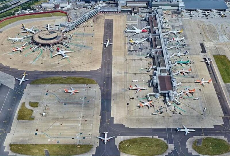 Redhill: 1-Hour South Coast Helicopter Tour for 3 People - An In-Depth Look at the South Coast Helicopter Tour