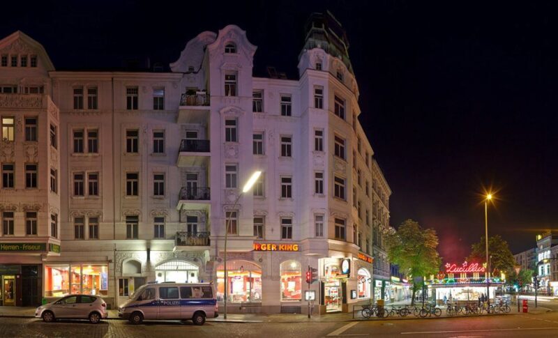 Reeperbahn Walking Tour with St. Pauli Local - Key Points