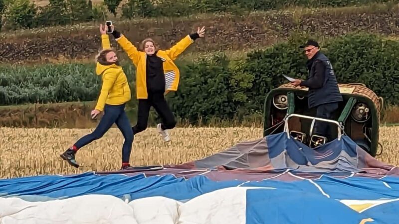 Reims (Pouillon) : Hot Air Balloon Flight with Champagne - An In-Depth Look at the Hot Air Balloon Experience