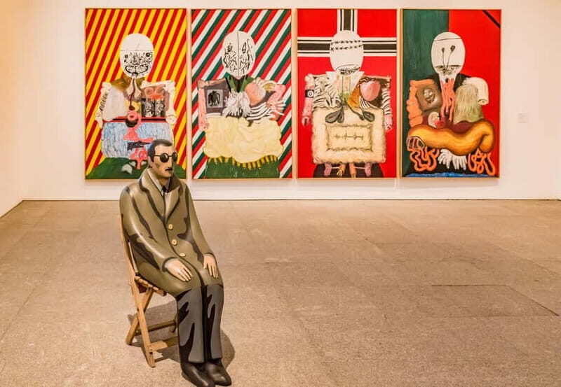 Reina Sofía Museum - Guided tour IN ITALIAN with family discount. - Key Points