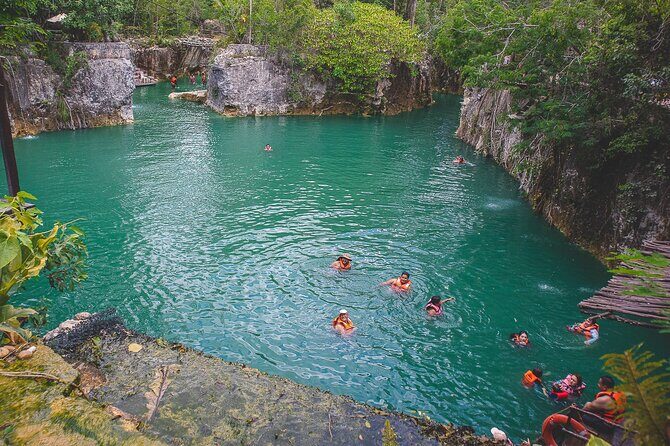 Relaxation activity in two cenotes with food included. - Authenticity and Accessibility