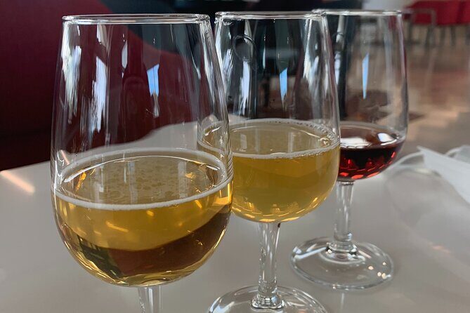 Relaxing three courses Lunch & Wine Tour through Niagara's Wine Country - The Guides Role