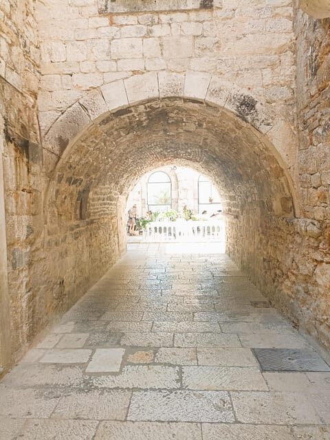 Relaxing walking tour Split - Key Points